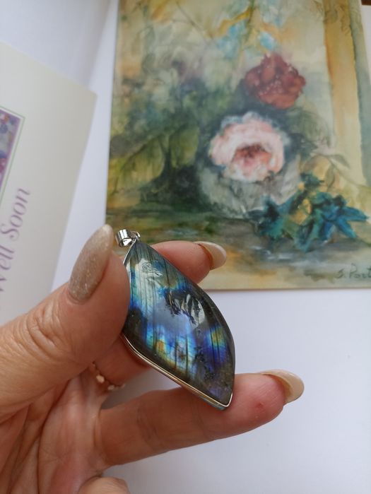 Нова підвіска з натуральним камінцем, лабрадор.