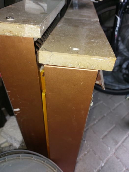 Grzejnik elektryczny z panelem ceramicznym