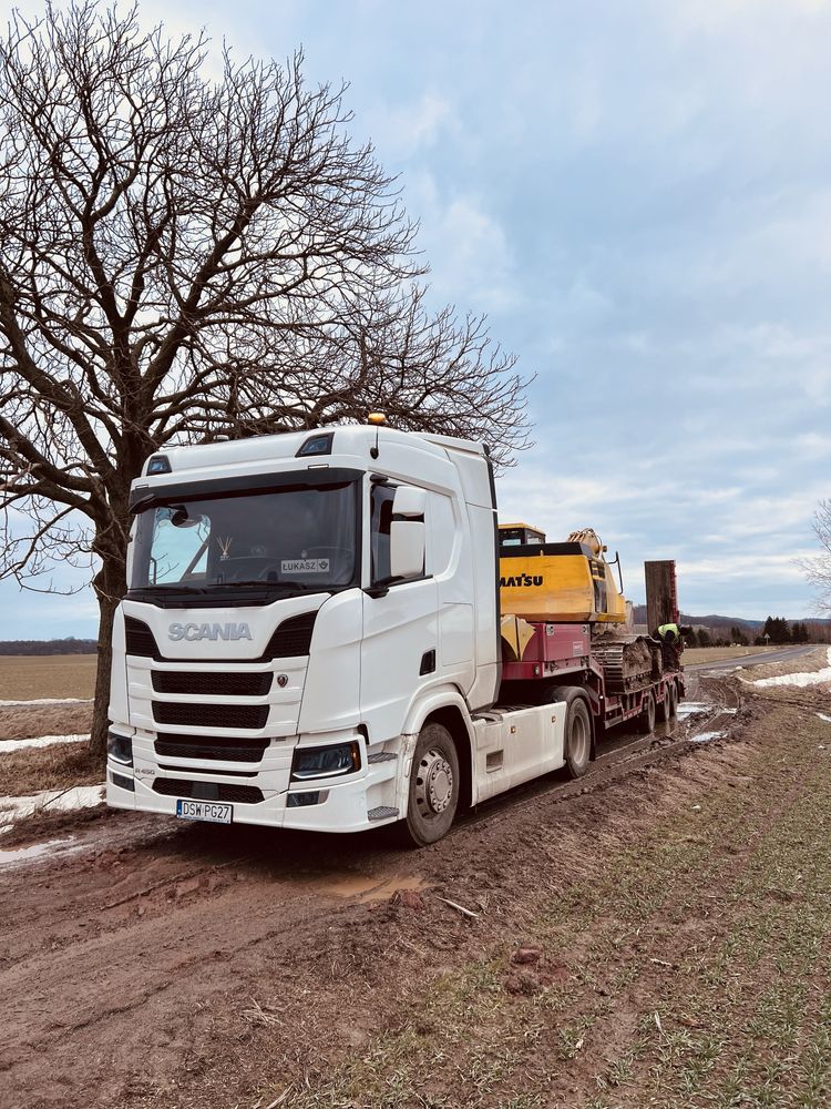 Transport maszyn i sprzętu budowlanego.Niskopodwozie,Transport.pomoc ,