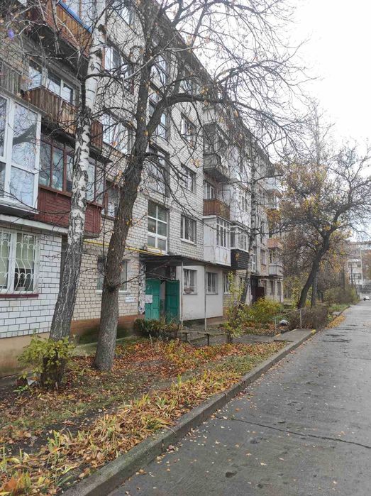 Продам 3-х кімнатну квартиру в Каневі, центр