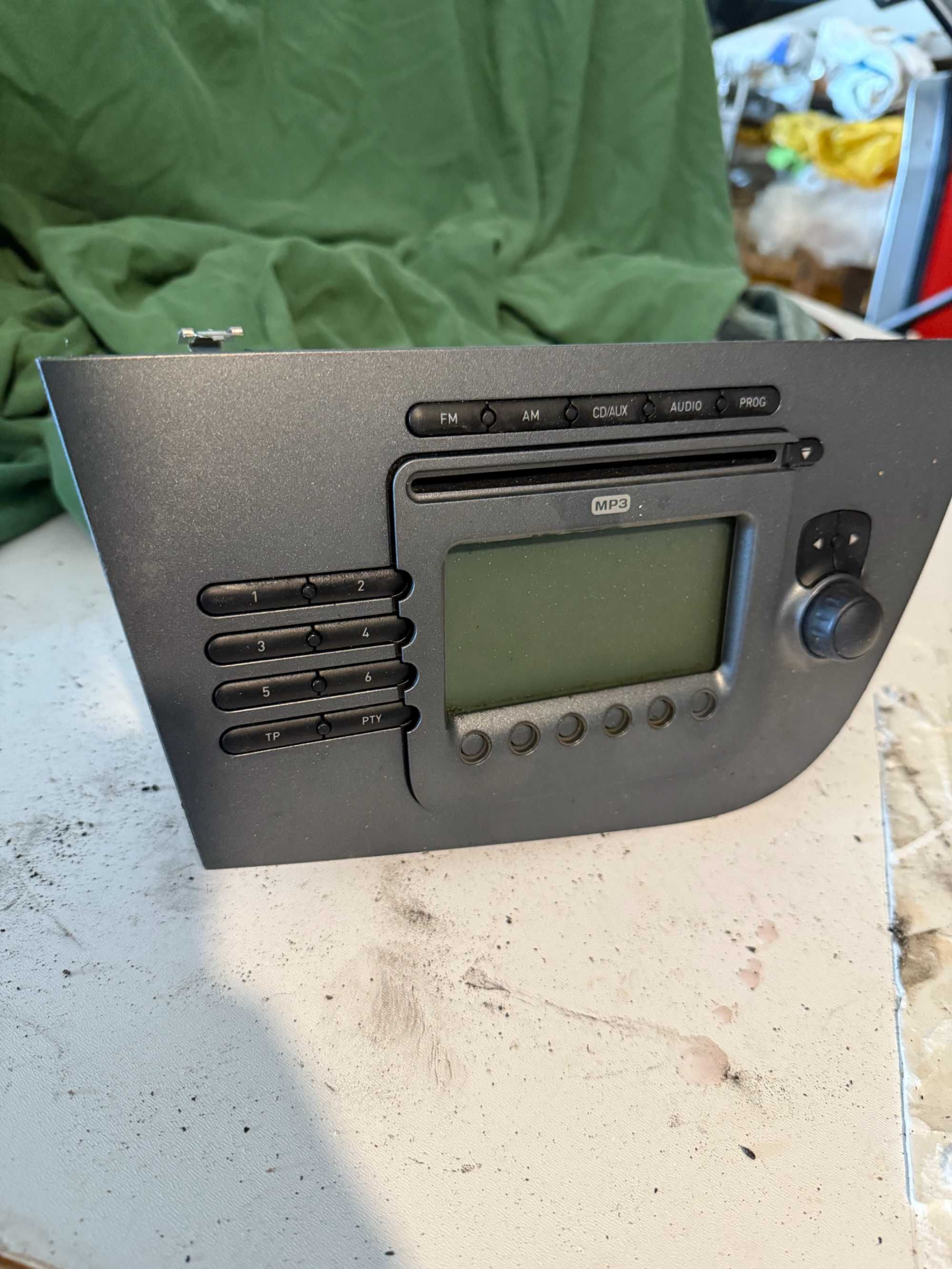 Oryginalne radio – Seat Leon II (1P) – OEM