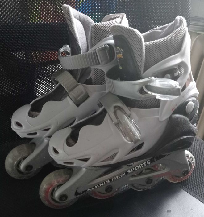 Rolki dziecęce rozm 31-33 cm plus ochraniacze i kask