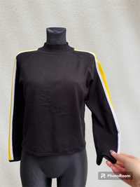Czarny krótki sweter/półgolf z żółtymi lampasami na rękawach H&M M