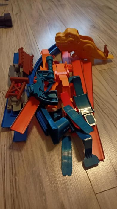 Tor samochodowy hot wheels  z samochodami