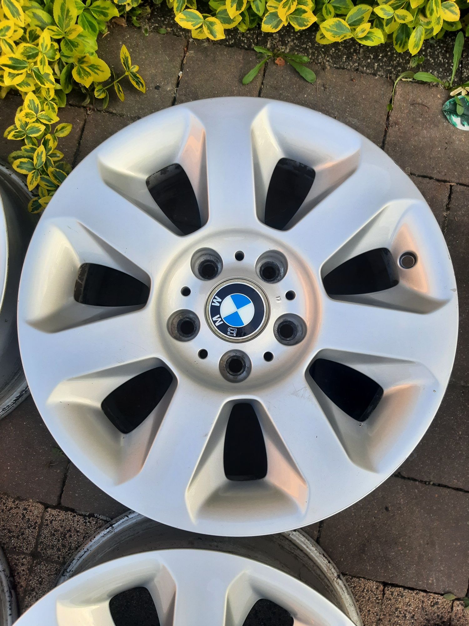 Felgi 16 BMW e60 e61 5x120 7J et20