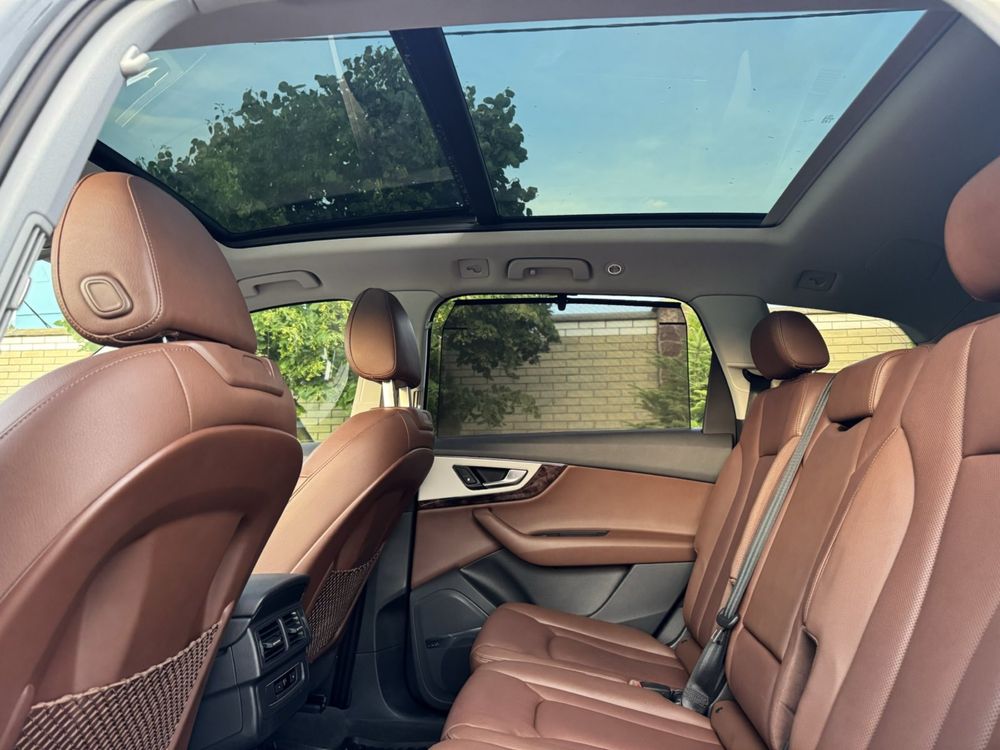 Автомобіль AUDI Q7 2.0 2017