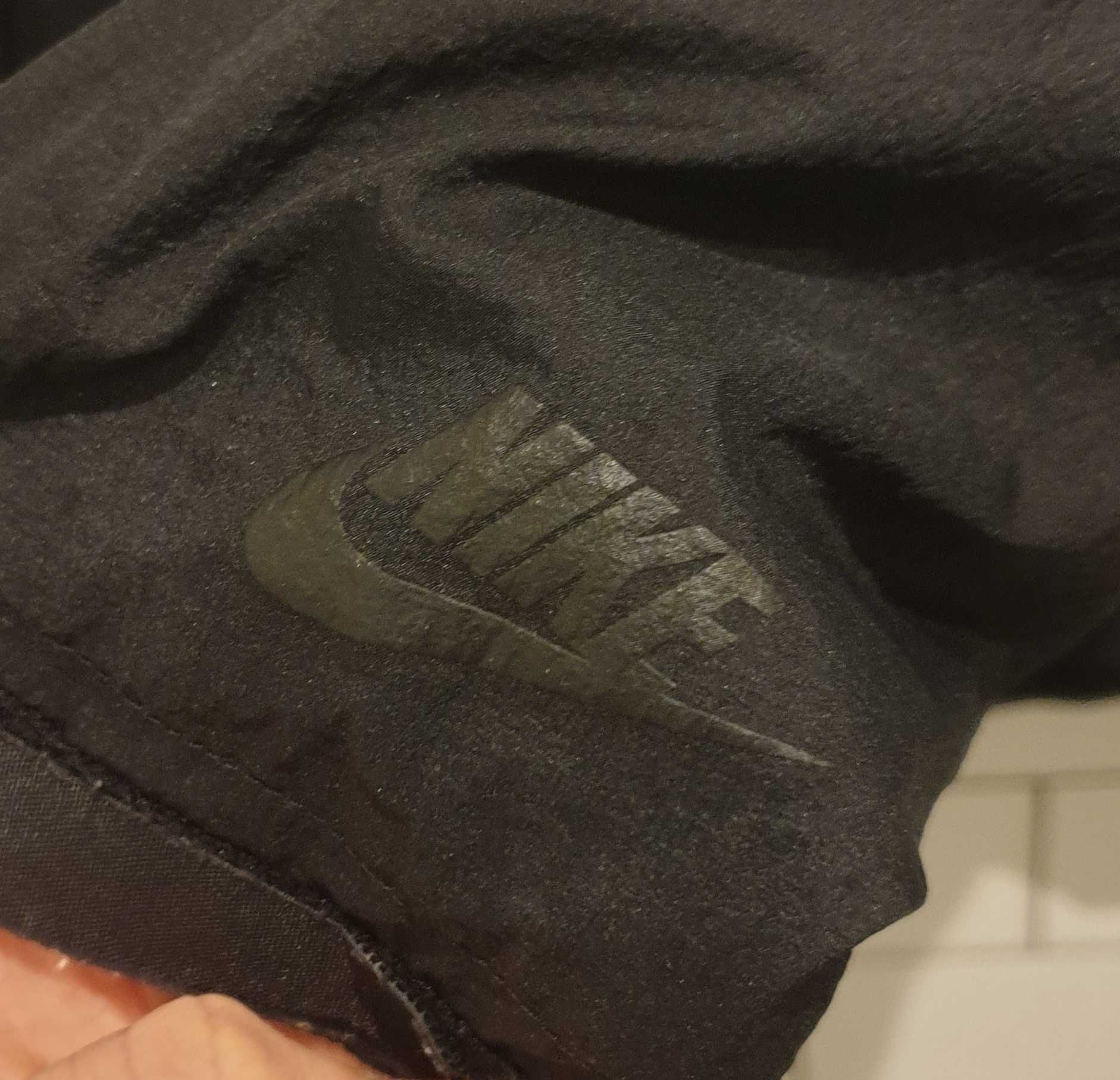Kurtka nike tech fleece czarna aeroshield M