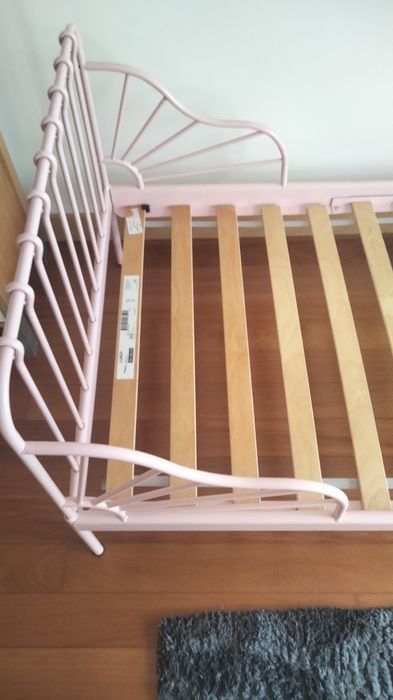 Cama extensível IKEA rosa Minnen