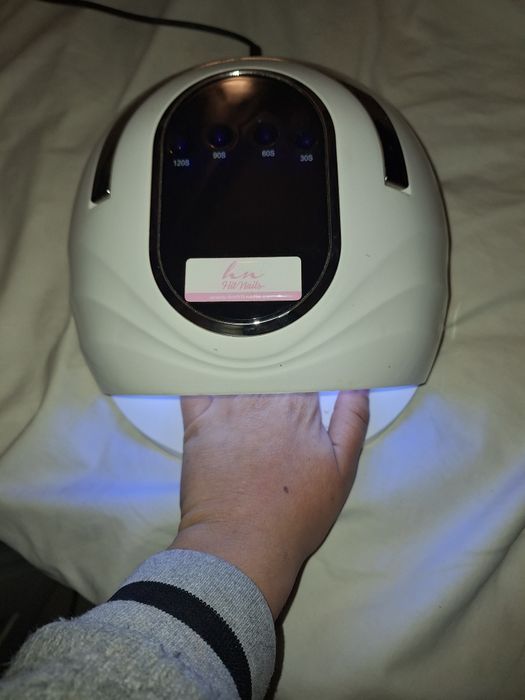 Máquina LED 168W Starlight

Voltagem: 240V

Marca:Hitnails

Preço: 25e