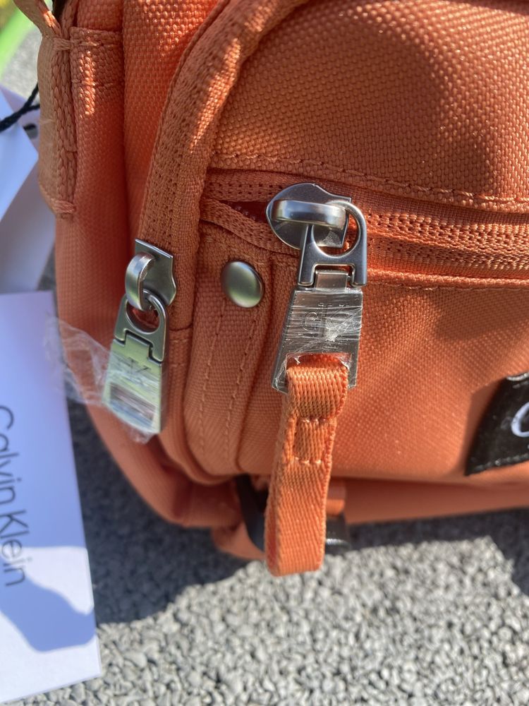 Мессенджер сумка через плече Calvin Klein унісекс