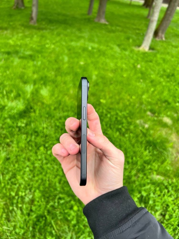 Айфон 15 на 128 гб чорний Iphone 15 black 128gb neverlock