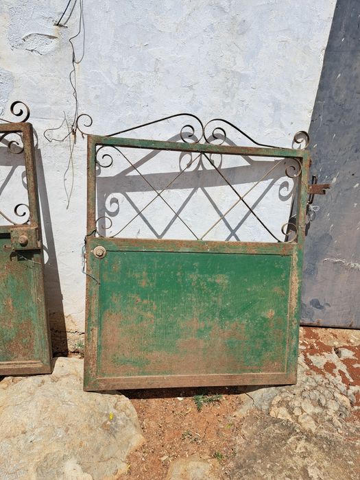 Portão antigo em ferro