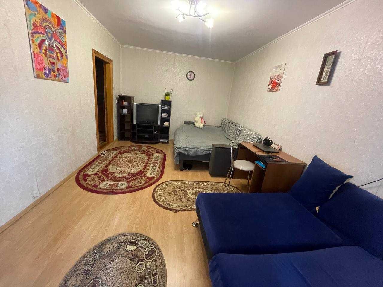 Продам однокомнатную квартиру рядом с метро "Житомирская"