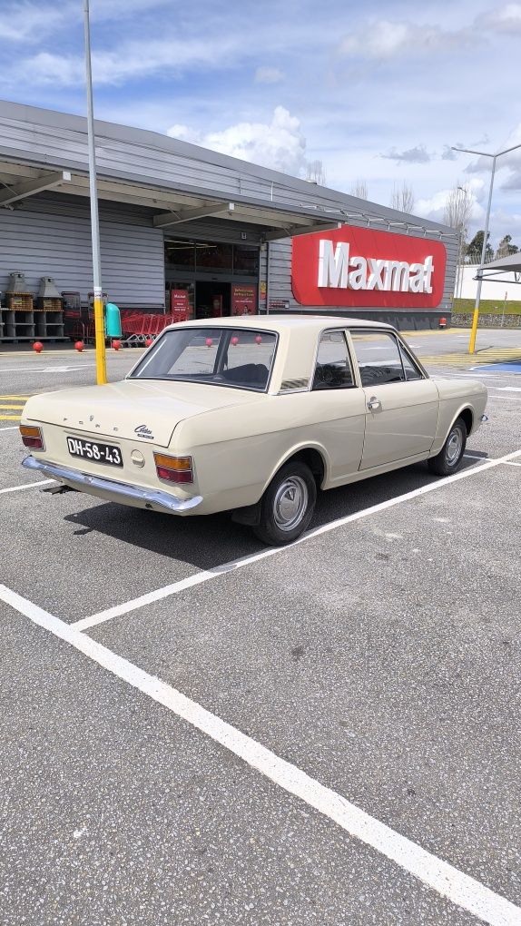 Ford Cortina Mk2