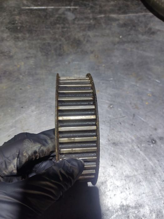 Górne kolo rozrządu wałka w głowicy Nissan patrol gr y61 2,8