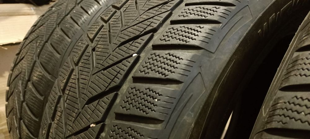 Шини зимові 255/55 R18 VREDESTEIN 2018р