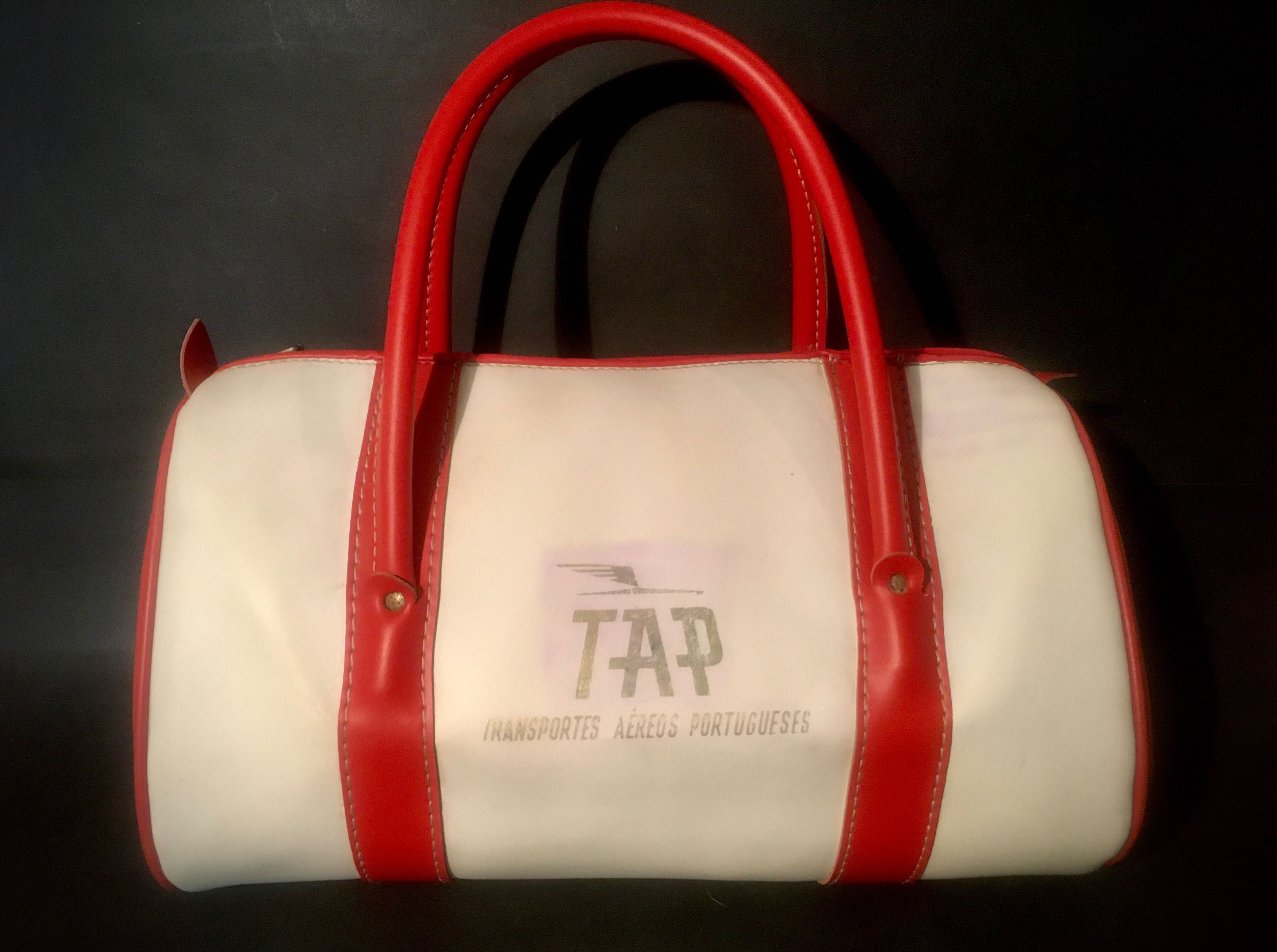 TAP - anos 60 - bolsa de viagem - 33 x 19 x 19 cm/s