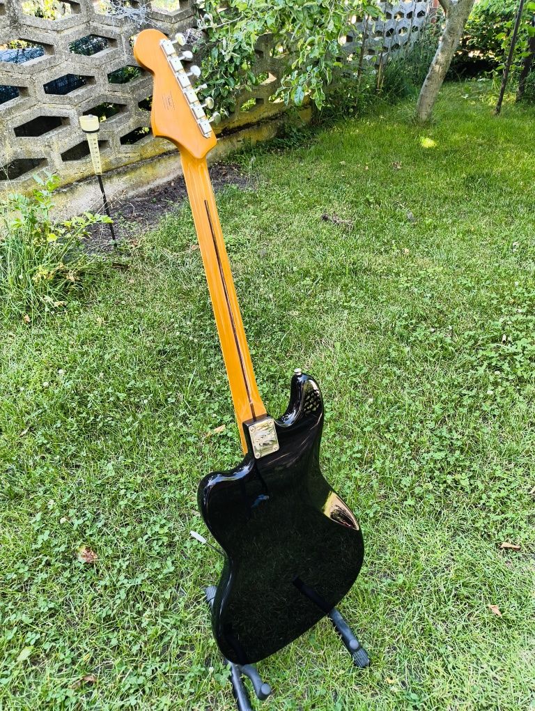Gitara basowa/barytonowa Squier Bass VI