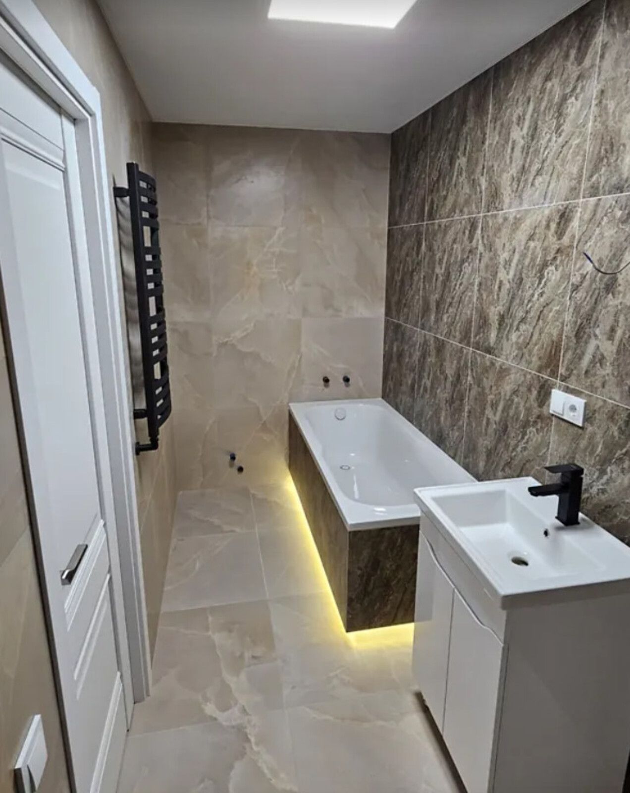 Продаж 2к квартири 53 кв. м на вул. Смакули