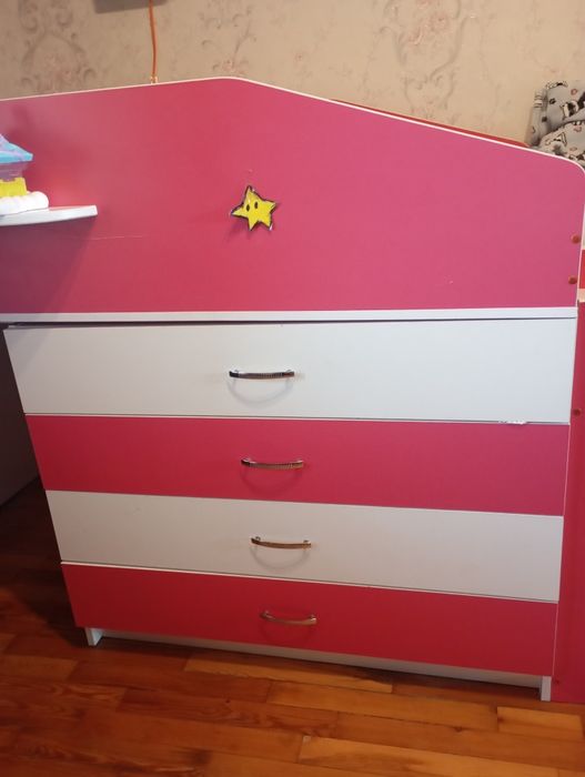 Кровать-чердак для девочки розовая/белая