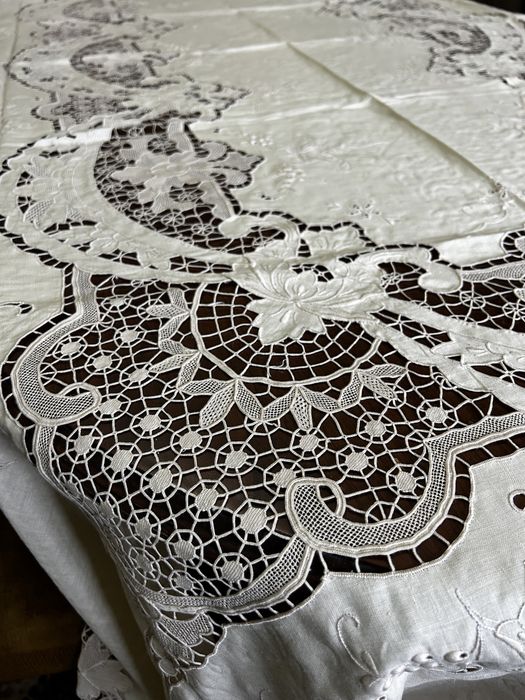 Toalha de mesa com 12 guardanapos