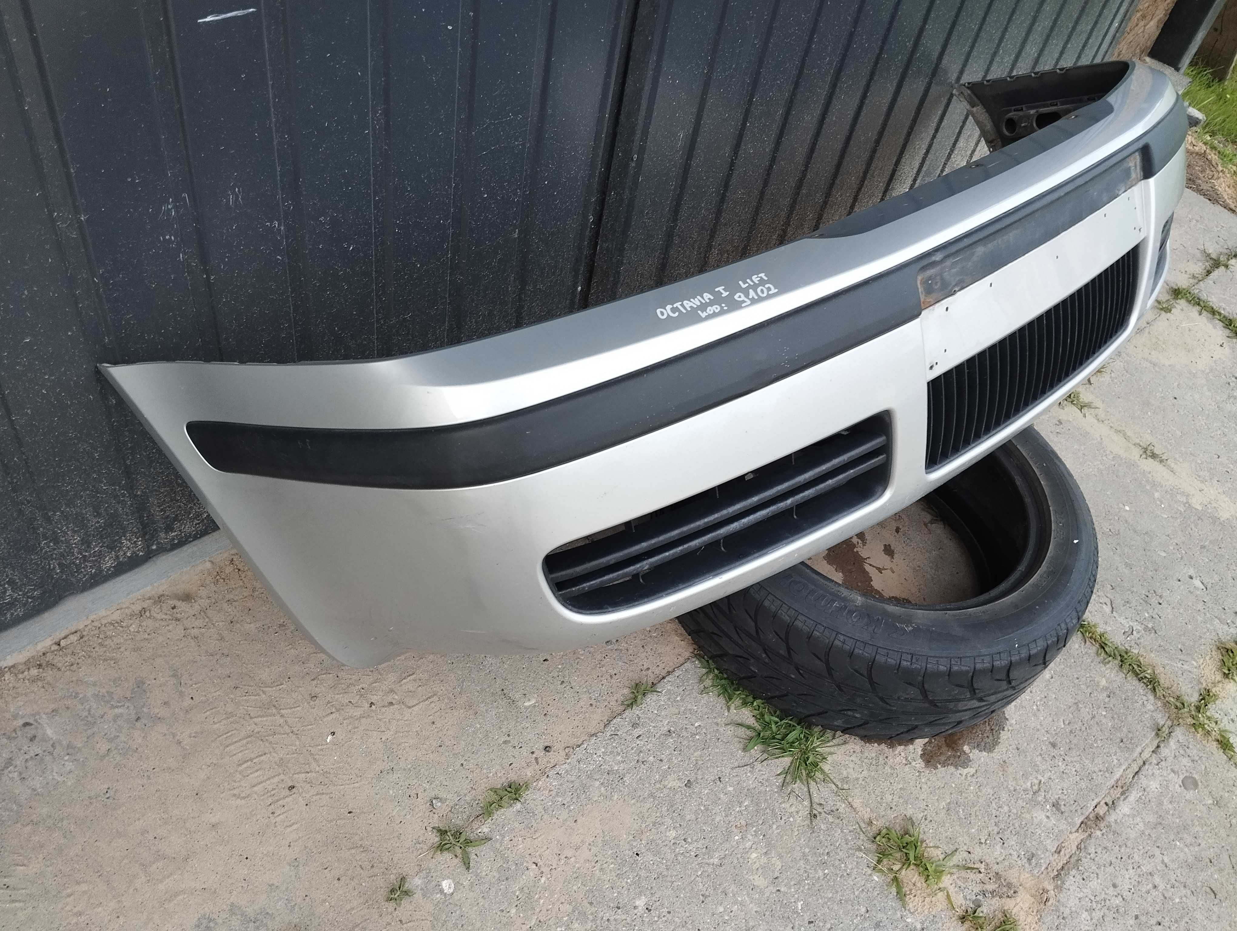 Zderzak przedni przód srebrny kod lak. 9102 Skoda Octavia I Lift