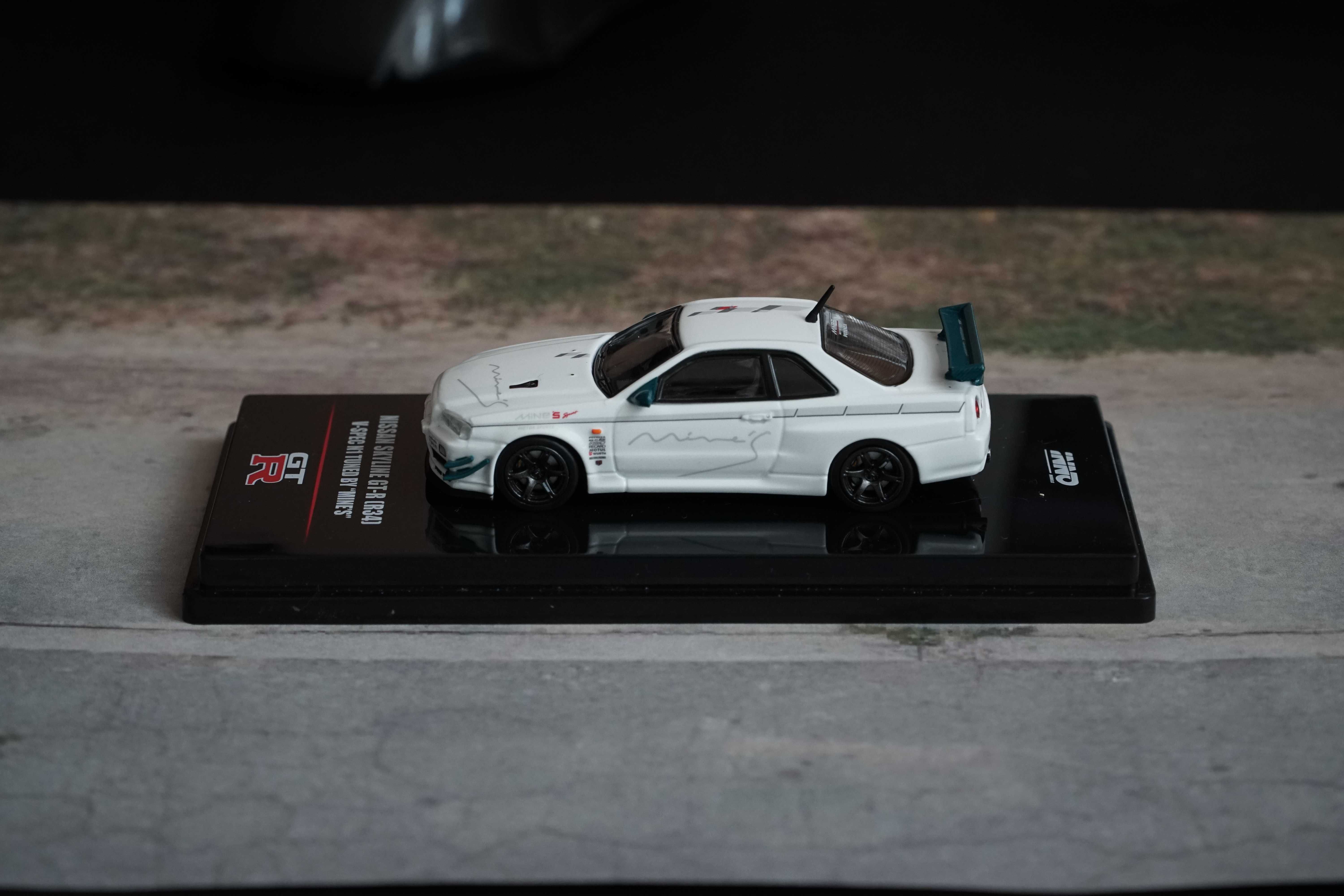 Inno64 Nissan Skyline GTR R34 Resorak 1:64 Gablotka Kolekcjonerski