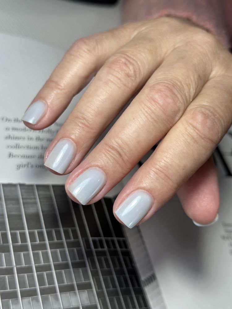 Manicure przedłużanie paznokci pedicure
