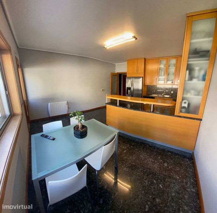 Moradia T4 totalmente renovada à venda – Castelo da Maia