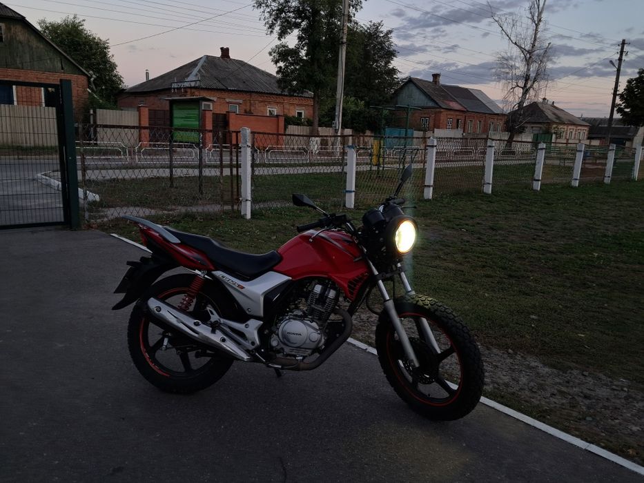 Мотоцикл Honda CB125E