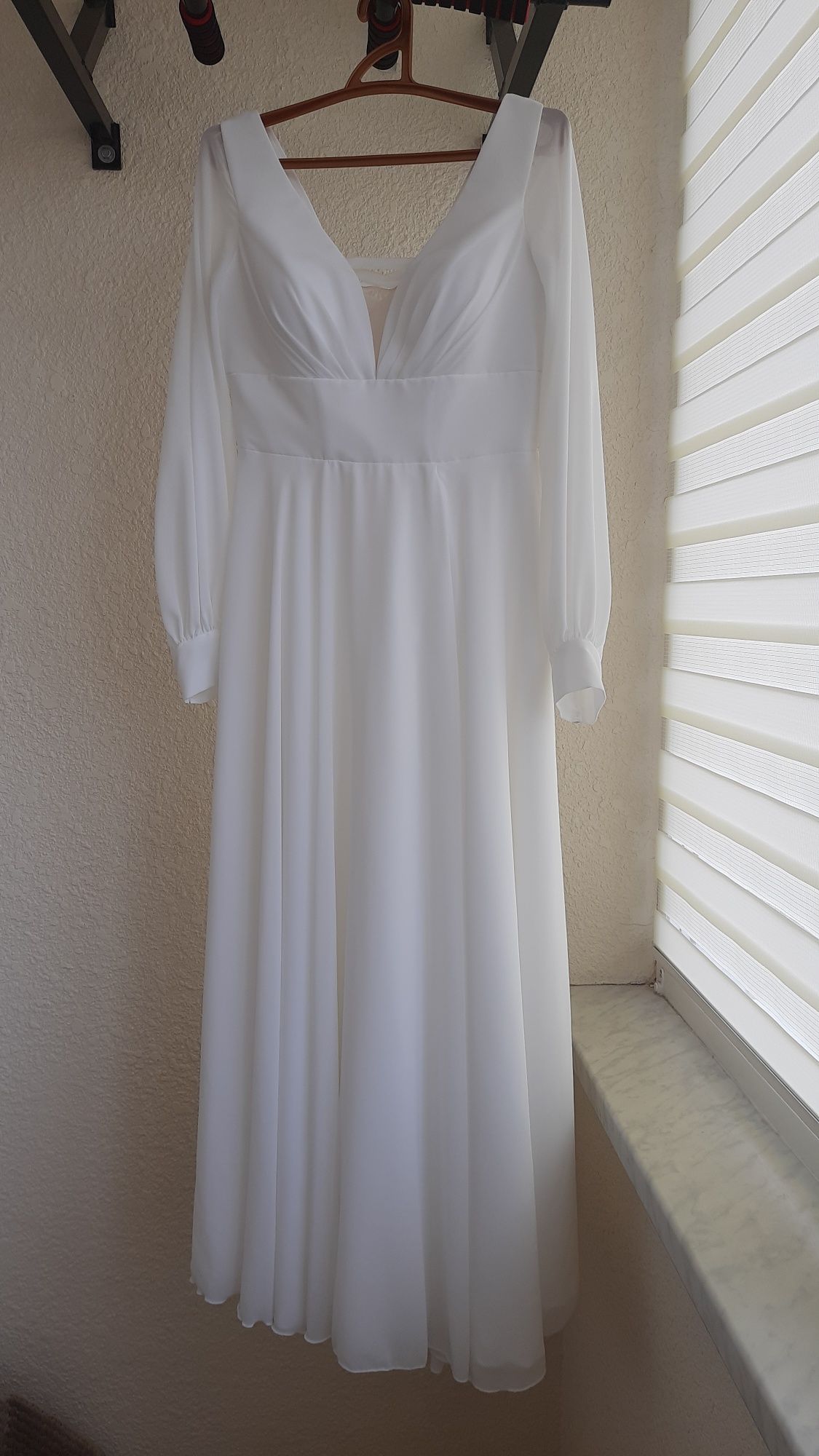 Весільна сукня біла 46-го розміру