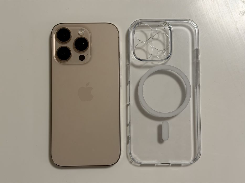 iPhone 16 Pro Desert Titanium Złoty