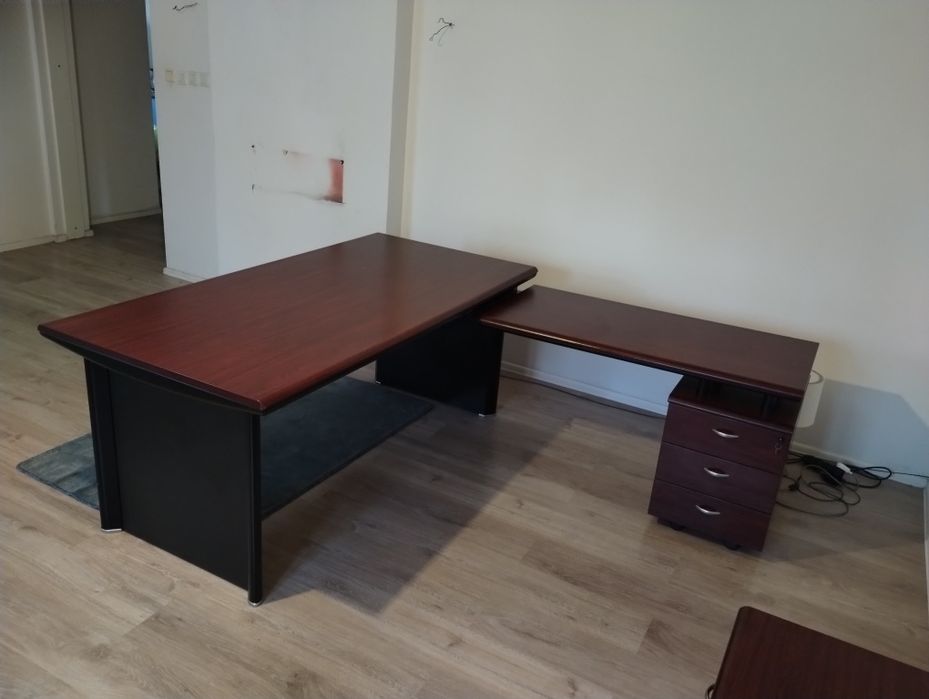 Duże biurko z pomocnikiem stan bdb. 180x90 cm
