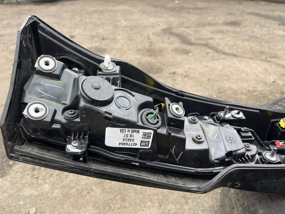 Chevrolet bolt euv 23 накладка бленда з стопами на ляду
