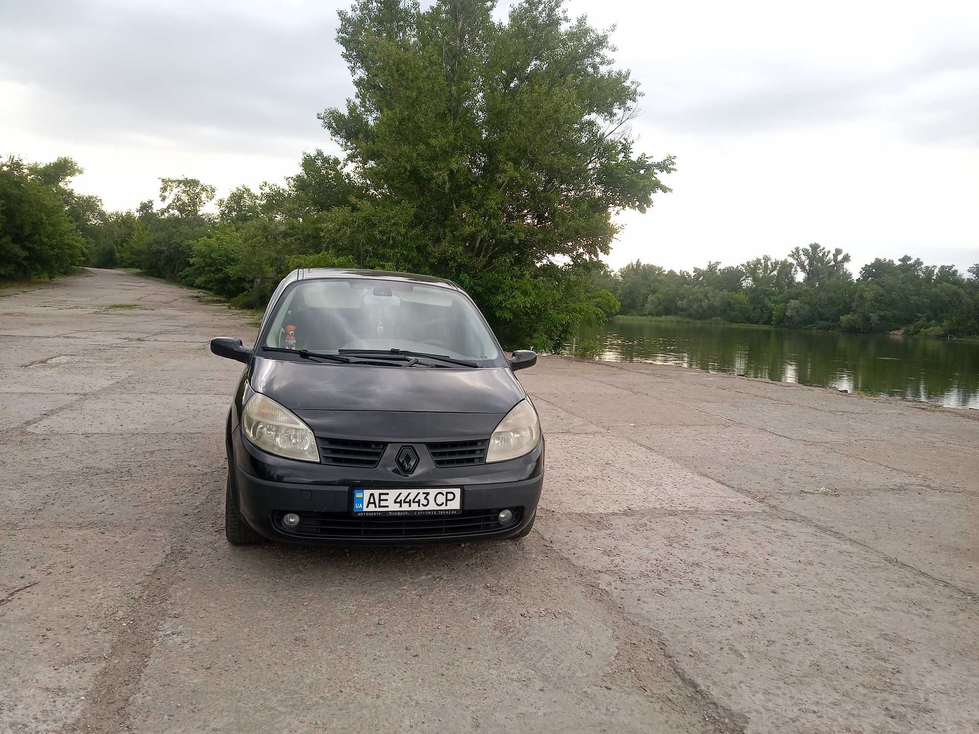 Продам семейное авто