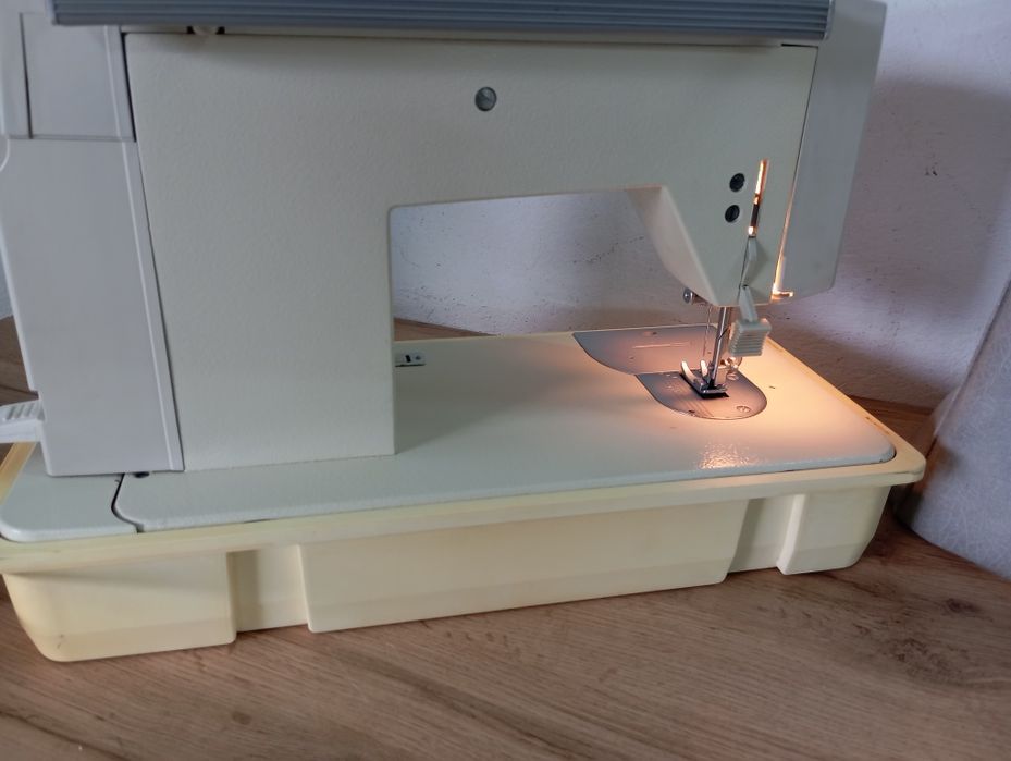 Швейна машинка фірми Veritas (швейні машинки)