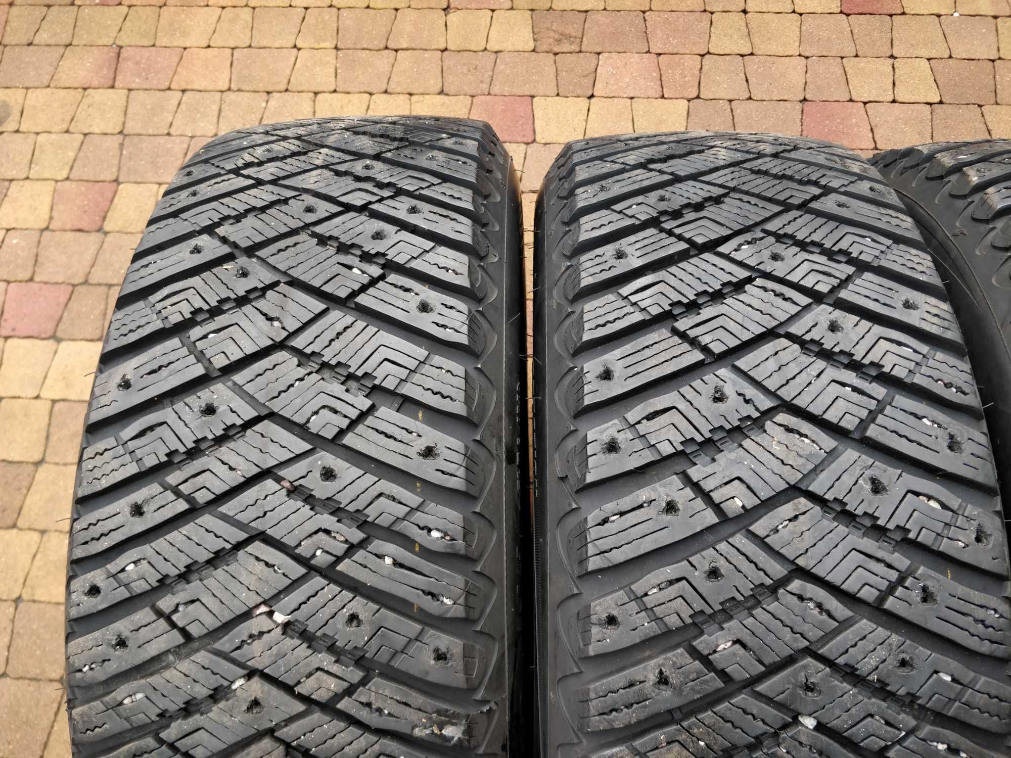 3506. Koła zimowe BMW 7 G11 X3 X4 5x112 ET27 225/60/17 Goodyear 9mm
