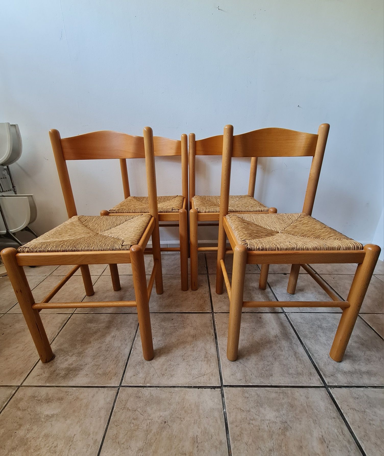 Drewniane krzesła do jadalni RUSH ,belgijskiej marki Hilma,mid-century
