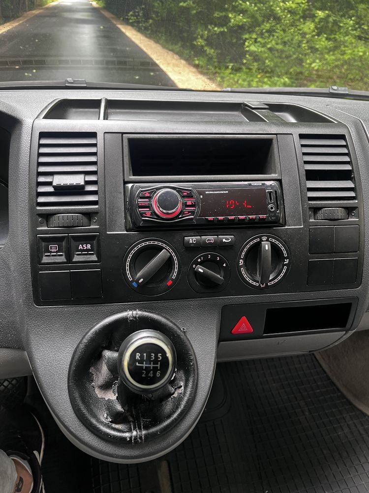 Vw Transporter T5 Caravelle  2.5 Tdi hak klima bezwypadkowy salon Pl