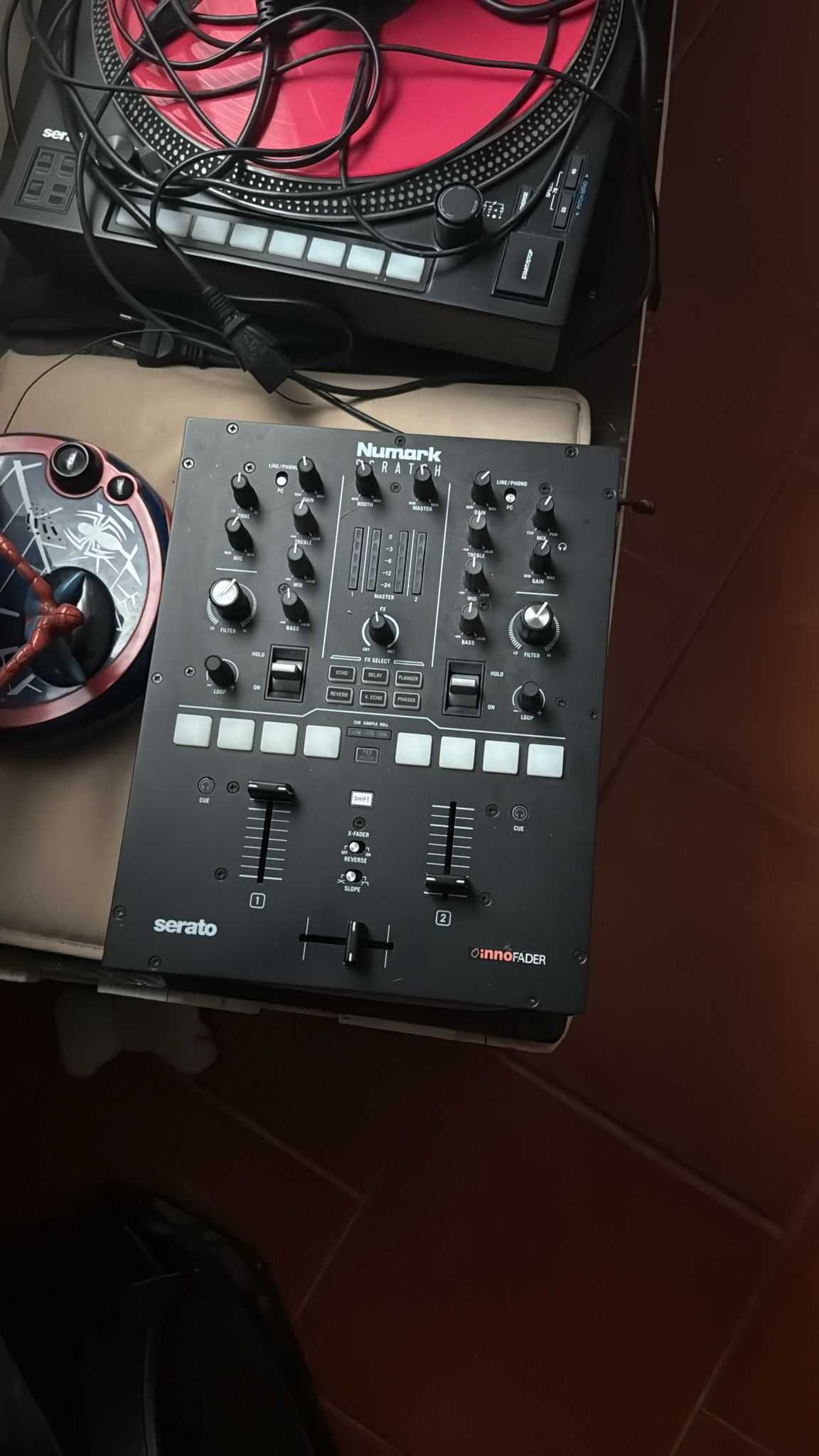 Reloop- RP - 8000 mk2 numark scratch 
Mwn phase essential