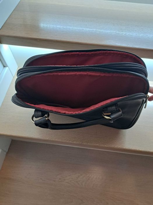 Na sprzedaż: Elegancka Torebka z Przegródkami - Idealna na Dokumenty