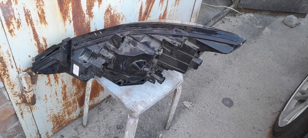 Оригінальна права фара Ниссан Мурано Z52 .