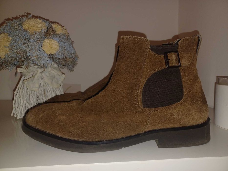 Botas de homem em camurça da Cortefiel