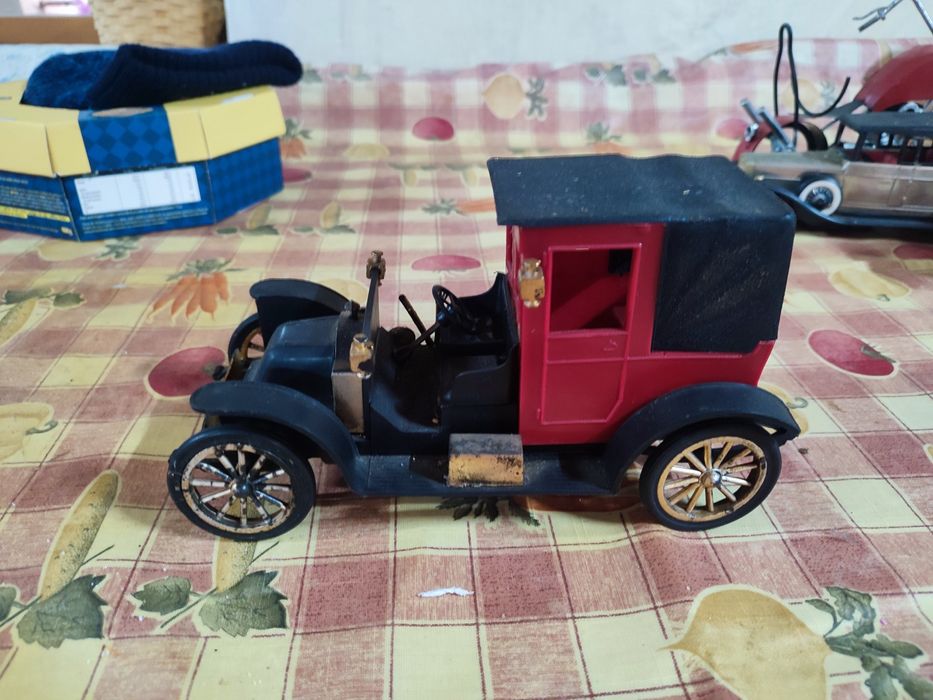 Carro de brinquedo vintage