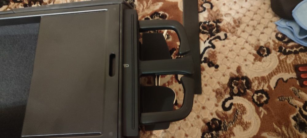 Подлокотник заднего дивана Ауди А4 б8