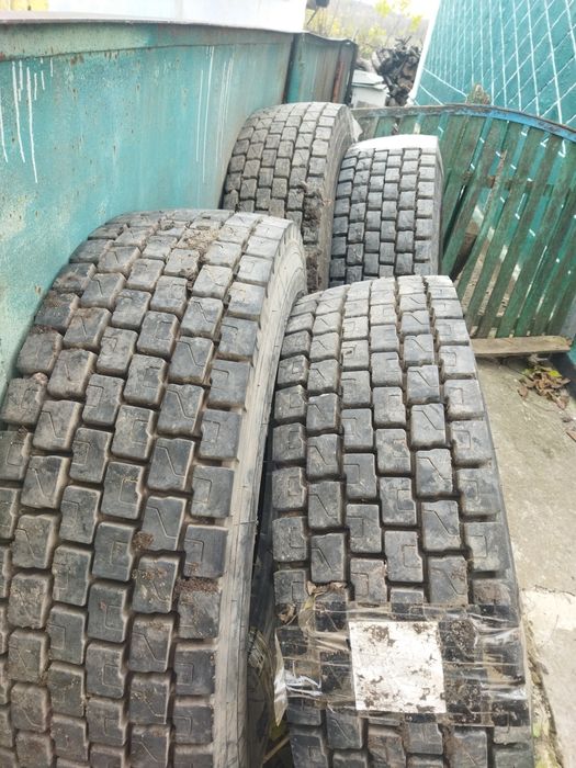 Продам резіну 315/80 22.5. майже нова