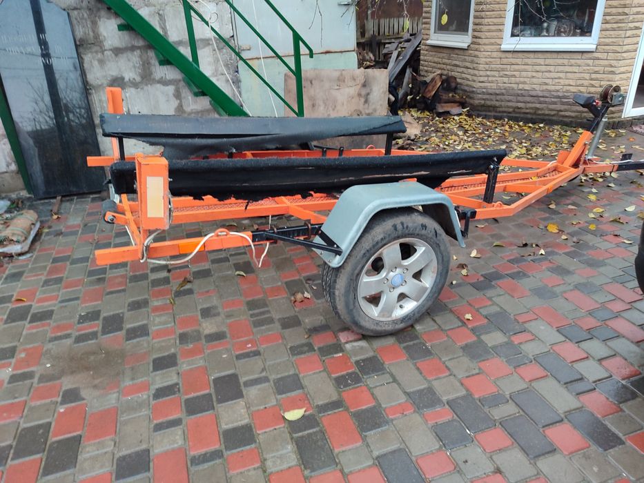 Причіп для лодки, гідроцикла