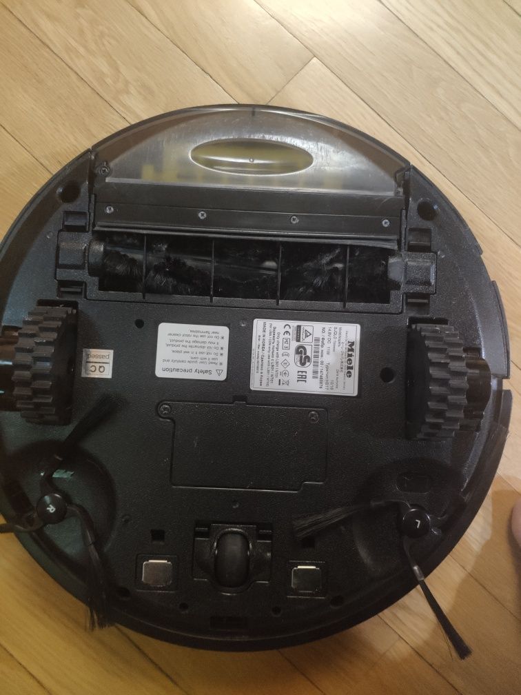 Miele Scout RX 1 SJQL0 робот пилосос