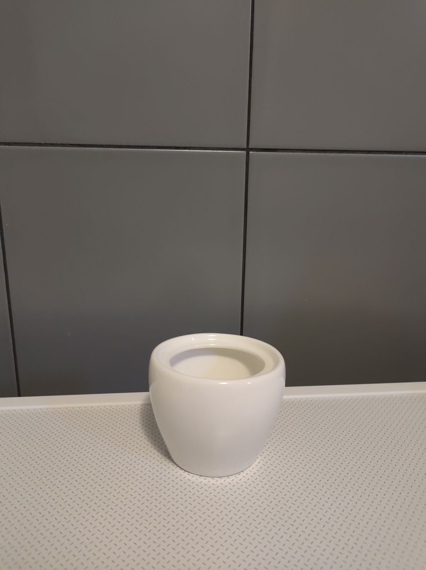 Bellissima biały porcelanowy świecę