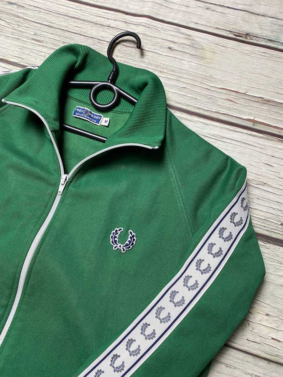 Продам Мужская олимпийка на лампасах зеленая Fred Perry